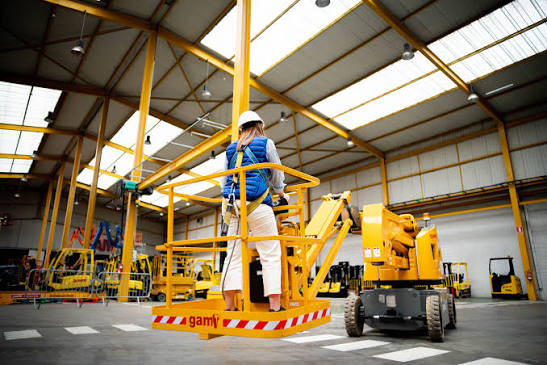 SEGURIDAD EN EL MANEJO DE PLATAFORMAS ELEVADORAS